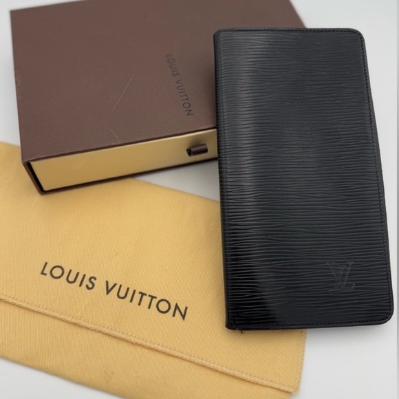Louis Vuitton Black Epi Leather Brazza Wallet - Picture 1 of 8